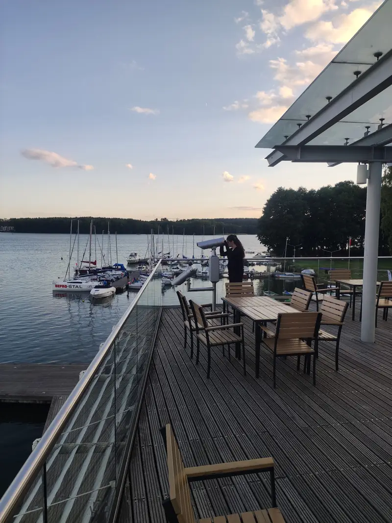 Taras przy pomostach